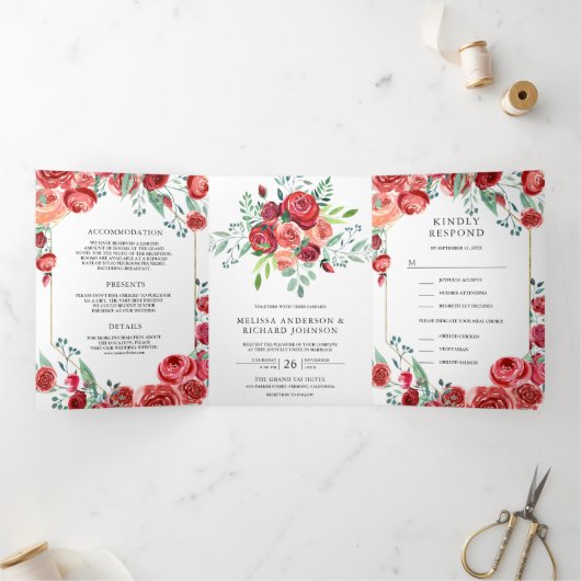 Moderne bruidsroodrozen Floral 3 in 1 bruiloft Drieluik Uitnodiging (Binnen)