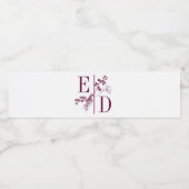 Moderne bruiloft Burgundy Initialen Water Bottle L Waterfles Etiket (Enkel label)