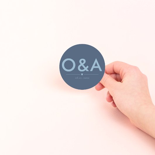 Moderne bruiloft envelop monogram | Donker Blauw Ronde Sticker