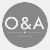 Moderne bruiloft envelop monogram | Donker Zilver Ronde Sticker (Voorkant)