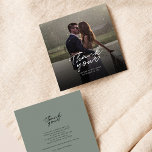 Moderne bruiloft foto met handschrift Bedankt Notitiekaartje<br><div class="desc">Een geweldige en doordachte manier om je vrienden,  familie en collega's te bedanken die je hun aanwezigheid op je trouwdag hebben gegrepen met deze moderne foto. Dank je kaarten met een script dat met de hand geschreven is: "Dank je" en een liefdeshart.</div>
