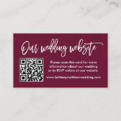 Moderne bruiloft in penseel script QR Burgundy Informatiekaartje (Voorkant)
