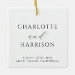 Moderne bruiloft keramisch ornament<br><div class="desc">Een eenvoudig modern minimalistisch ornament voor pasgetrouwden. Elegante klassieke serif typografie.</div>