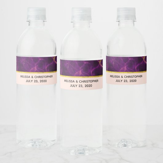 Moderne bruiloft Paars en gouden Abstracte marmer Waterfles Etiket (Flessen)