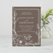 Moderne Bruine Bloemen Huwelijksuitnodiging Kaart (Staand voorkant)