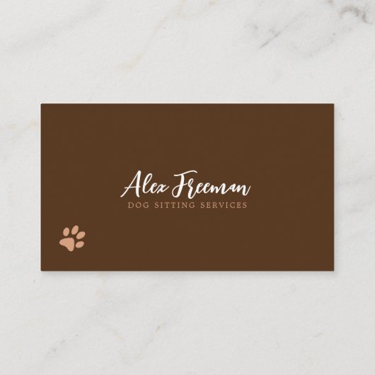 Moderne bruine en witte Puppies Dog Sitting Visitekaartje (Achterkant)