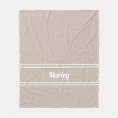 Moderne Bruine Minimaal Naam Monogram Script Beige Fleece Deken (Voorkant)
