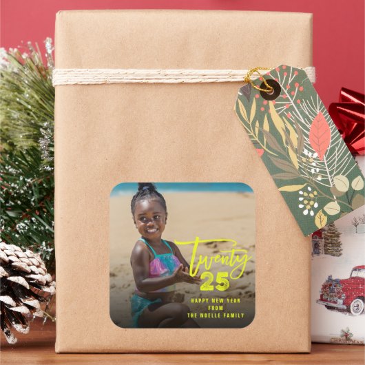 Moderne Brush Script 2025 Typografie Nieuwjaarsfot Vierkante Sticker (Feestdagen)