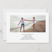 Moderne Brush Script 2 Foto Huwelijk Save The Date (Achterkant)