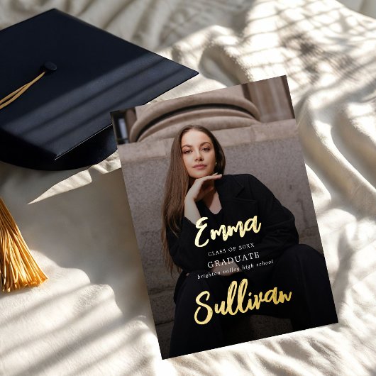 Moderne Brush Script Foto Afstuderen Middelbare Sc Folie Uitnodiging