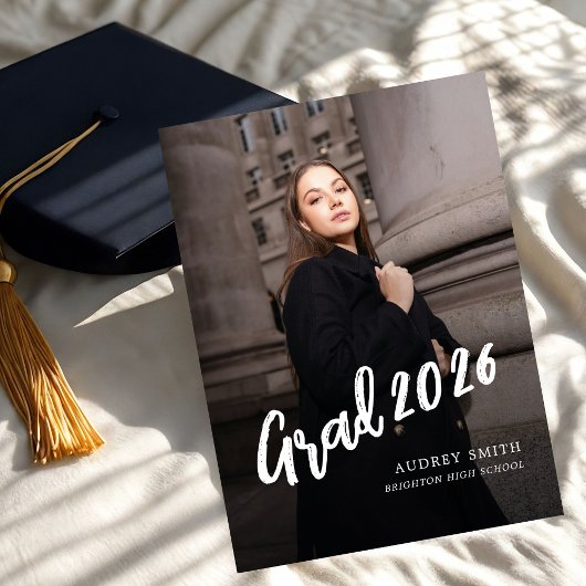 Moderne Brush Script Grad Foto Afstuderen Aankondiging