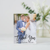 Moderne Brush Script Huwelijk Koppel Foto Bedankt Briefkaart (Staand voorkant)