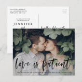 Moderne Brush Script 'Liefde is Geduldig' Uitstel Aankondigingskaart (Voorkant / Achterkant)