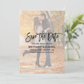 Moderne Brush Script-overlay Save The Date-kaart Date (Staand voorkant)