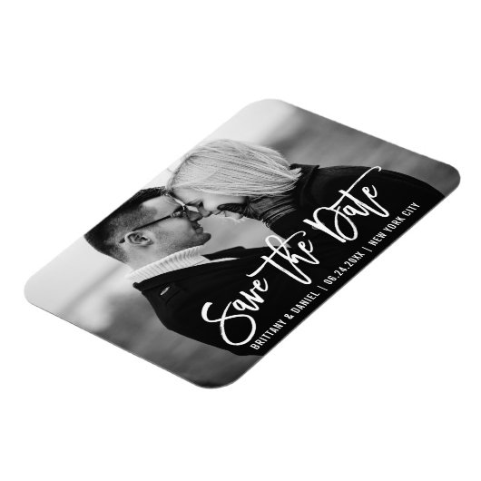 Moderne Brush Script Trendy Save The Date-foto Magneet (Linkerzijde)