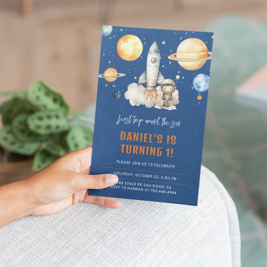 Moderne buitenruimte planeten jongen eerste verjaa kaart
