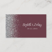 Moderne Burgundy Zilveren Glitter Bruiloft Plaatskaartje (Achterkant)