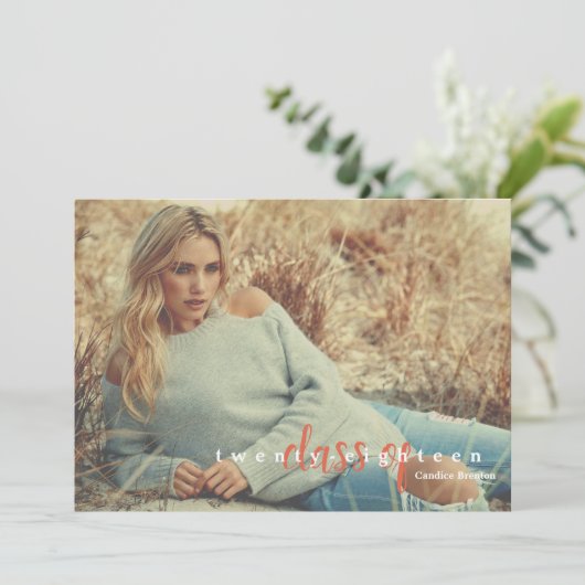 Moderne Burnt Oranje Pijl Afstuderen Uitnodigingen (Staand voorkant)