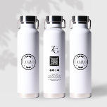Moderne Business Logo Custom QR Code Professional Waterfles<br><div class="desc">Leg een verklaring af met uw zakelijke logo op een professionele waterfles. Verhoog het Webverkeer en de verloving van de klant met de de codegenerator van de Douane QR op de fles, die direct aan uw website kan verbinden. Laat deze unieke promotiemogelijkheid niet over! Pas vandaag uw waterflessen aan. Als...</div>