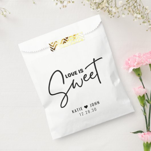 Moderne Calligrafie Love is Sweet Wedding Bedankzakje (Gezegeld)