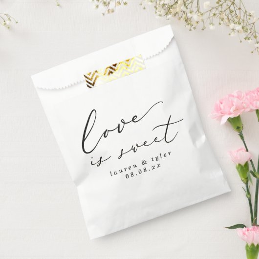 Moderne Calligrafie Love is Sweet Wedding Bedankzakje (Gezegeld)