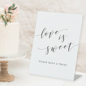 Moderne Calligrafie Love is Sweet Wedding Table Reclamebord Met Voetstuk