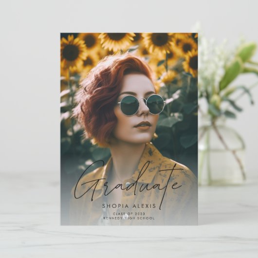 Moderne Calligrafie Script 2 Foto Afstuderen Aankondiging (Staand voorkant)