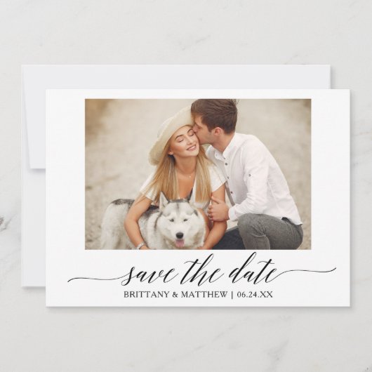 Moderne Calligrafie Script Couple Photo Wedding Save The Date (Voorkant)