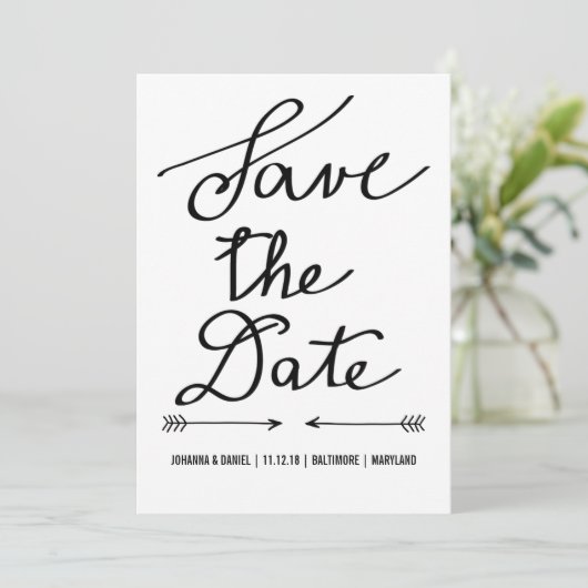 Moderne Calligrafie-scriptweduwen slaan de datum o Save The Date (Staand voorkant)