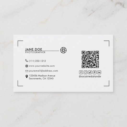 Moderne camerafotograaf met minimale Initialen Visitekaartje (Achterkant)