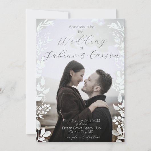 Moderne Casual foto Floral Overlay Wedding Kaart (Voorkant)