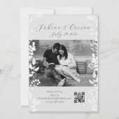 Moderne Casual foto Floral Overlay Wedding Kaart (Achterkant)