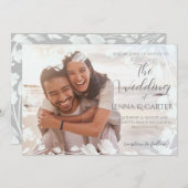Moderne Casual foto White Floral Border Wedding Kaart (Voorkant / Achterkant)