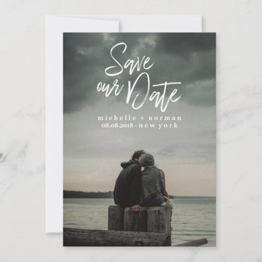 Moderne Casual penseel | De foto bewaart de Datum Save The Date (Voorkant)