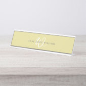 Moderne Chartreuse Witte Script Monogram Bureau Naambordje (Voorkant)