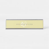 Moderne Chartreuse Witte Script Monogram Bureau Naambordje (Voorkant)