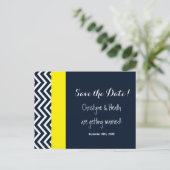 Moderne Chevron Navy Blauwe Gele Datum Kaart (Staand voorkant)