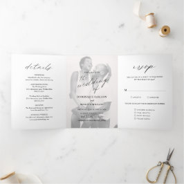 Moderne Chic Calligraphy Simple Photo Wedding Drieluik Uitnodiging