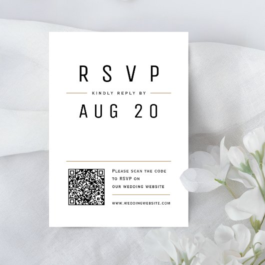 Moderne Chic Eenvoudige Typografie QR code Bruilof RSVP Kaartje