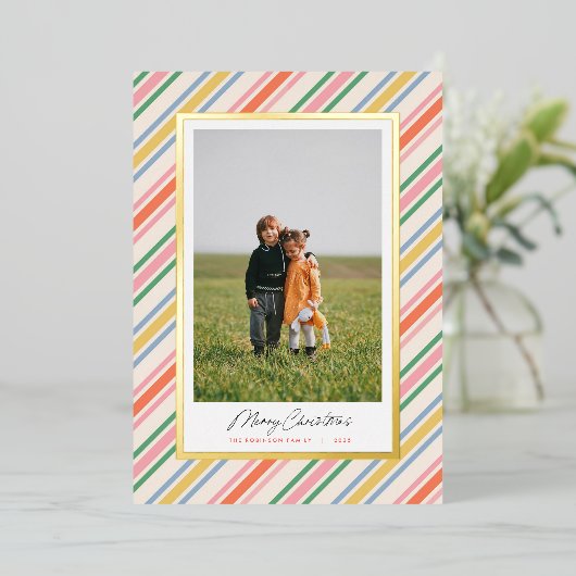 Moderne Chic Kleurrijke Stripes Kerst Folie Kaart (Staand Voorkant)