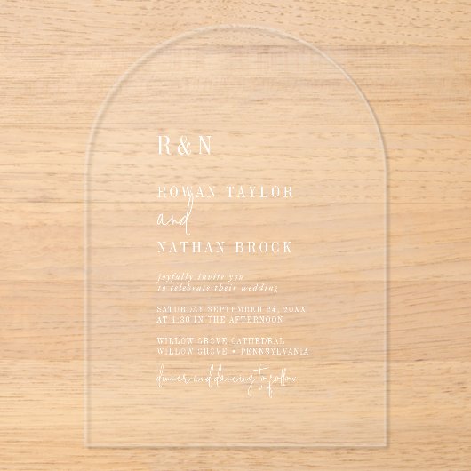 Moderne Chic Monogram Witte Boog Rustieke Huwelijk Acryl Uitnodigingen (Voorkant)