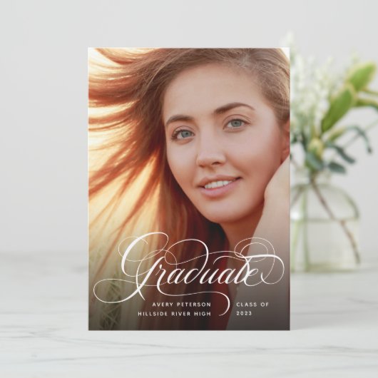 Moderne Chic Script Afstuderen Fotoaankondiging Aankondiging (Staand voorkant)