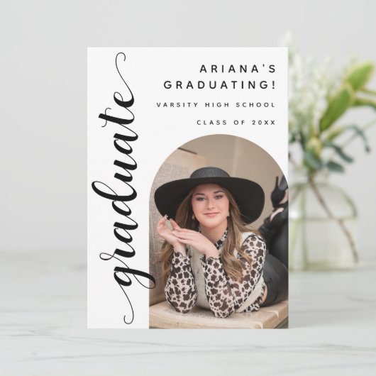 Moderne Chic Script Afstuderen Open House Kaart (Staand voorkant)