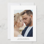 Moderne chic Script Black & White-foto Save The Date (Achterkant)