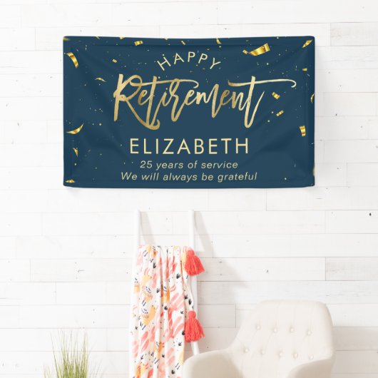 Moderne Chic Script Elegant Gold Happy Retirement Spandoek (Insitu)