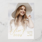 Moderne Chic Script Klas van 2025 Foto Afstuderen Folie Uitnodiging (Voorkant)