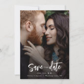 Moderne Chic Script Minimalistische Bewaar De Datu Save The Date (Voorkant)