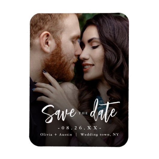 Moderne Chic Script Minimalistische Save The Date Magneet (Verticaal)