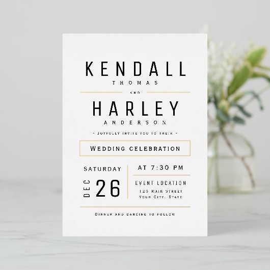 Moderne Chic Simple Typography Photo Wedding Folie Uitnodiging (Staand Voorkant)