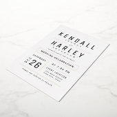 Moderne Chic Simple Typography Photo Wedding Folie Uitnodiging (Gedraaid)